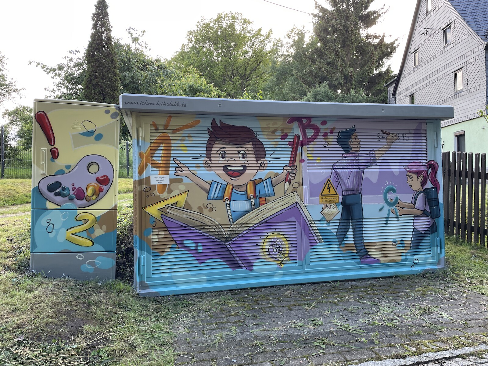 enviam_bernsdorf_schule_trafohaus.jpg