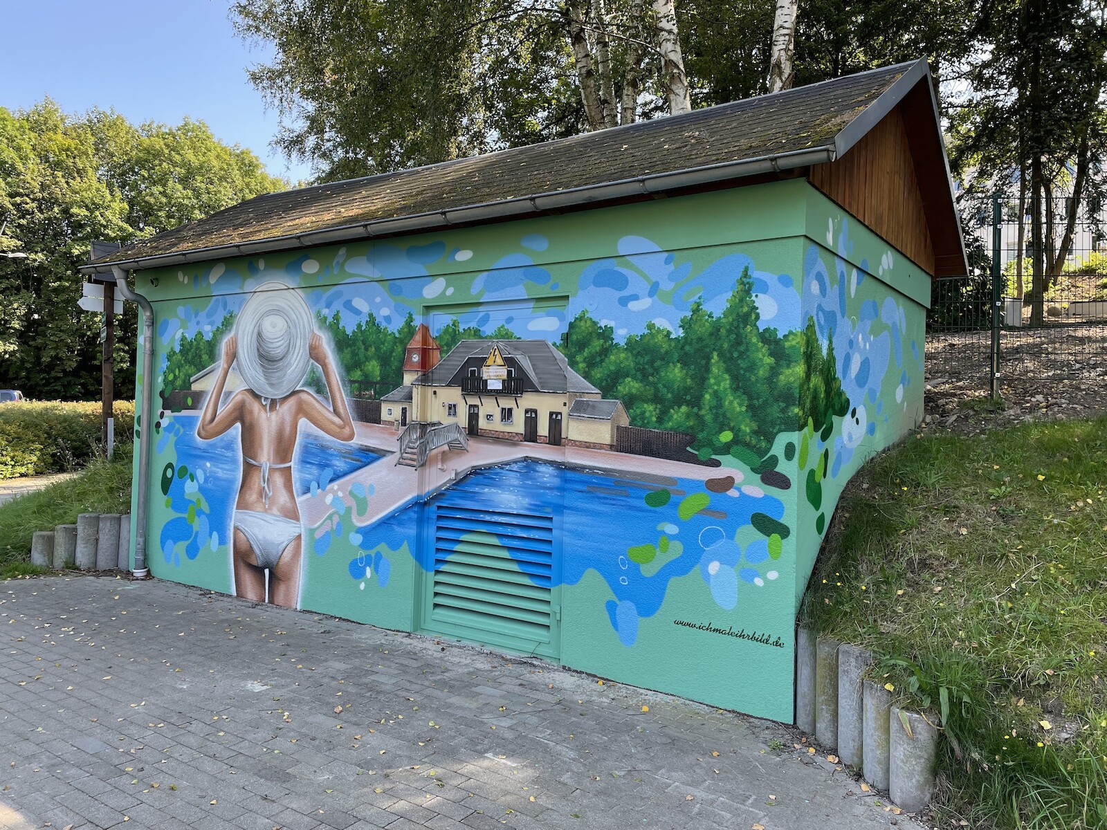 enviam_trafo_frau_freibad_lengenfeld.jpg